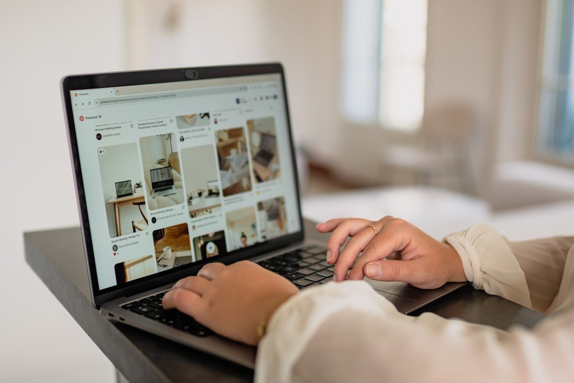 Social Media Management Company in Manhattan Beach CA